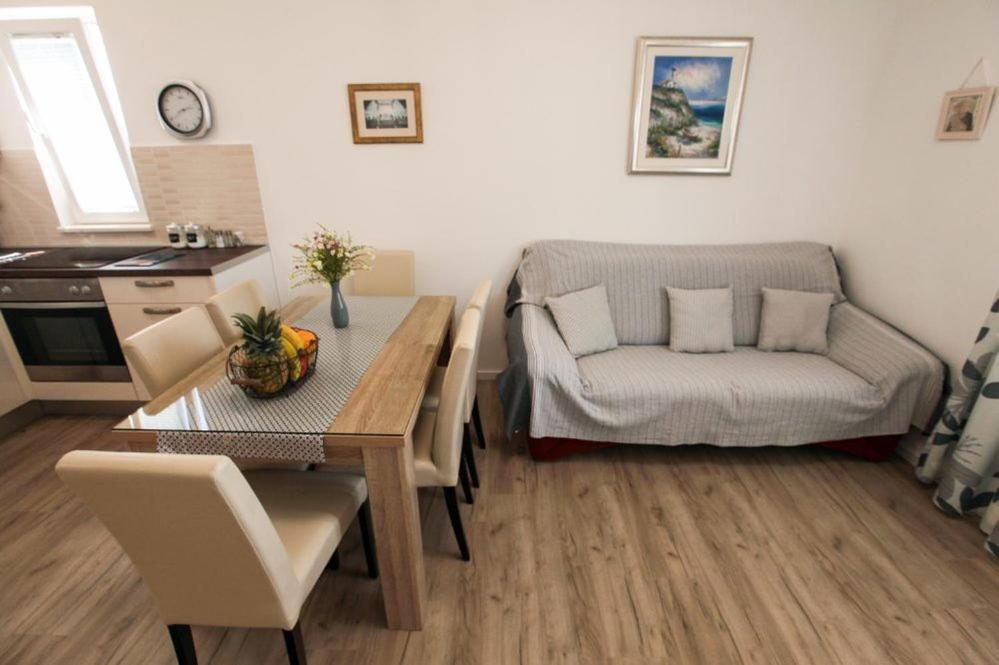 Apartments Luka Rogoznica  Bagian luar foto