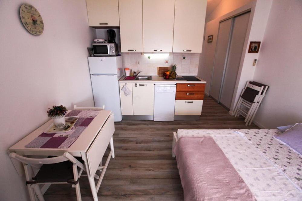 Apartments Luka Rogoznica  Bagian luar foto