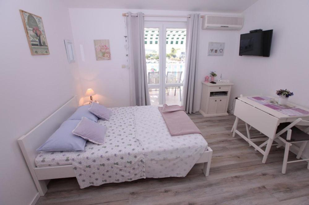 Apartments Luka Rogoznica  Bagian luar foto
