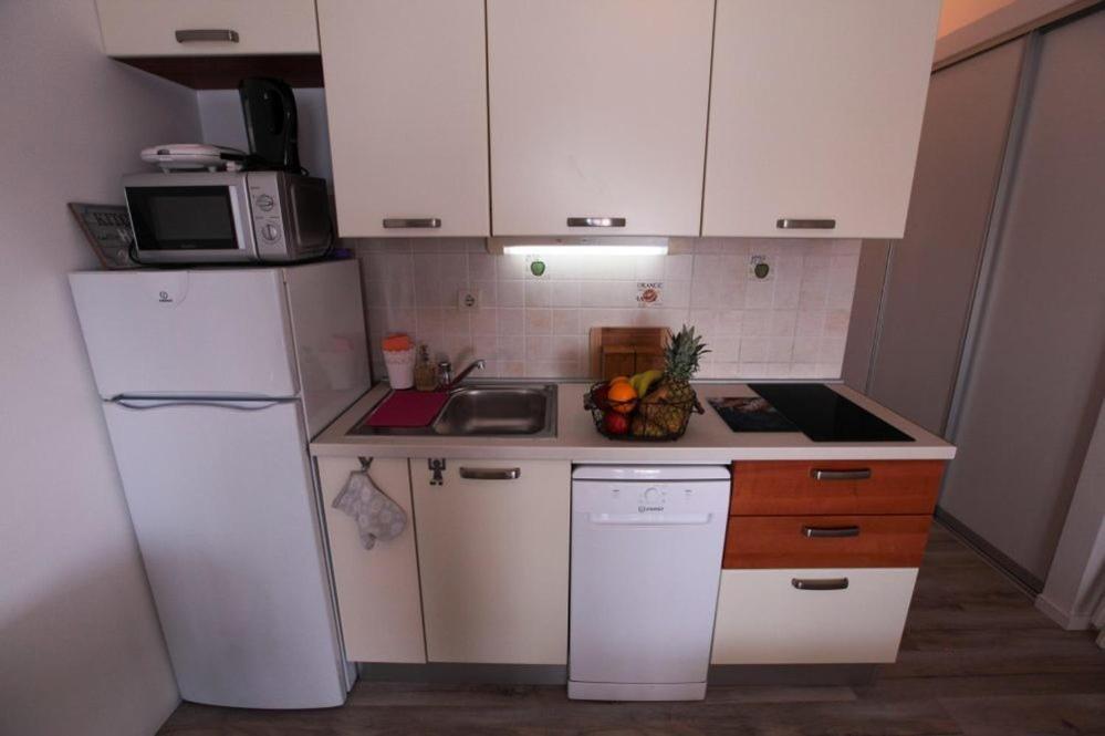 Apartments Luka Rogoznica  Bagian luar foto