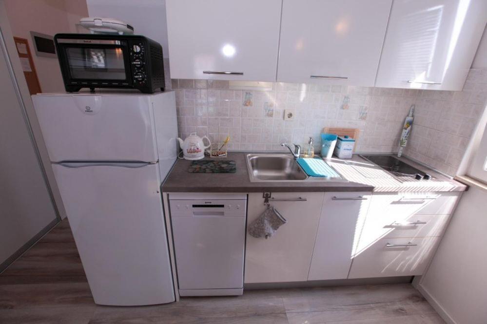 Apartments Luka Rogoznica  Bagian luar foto