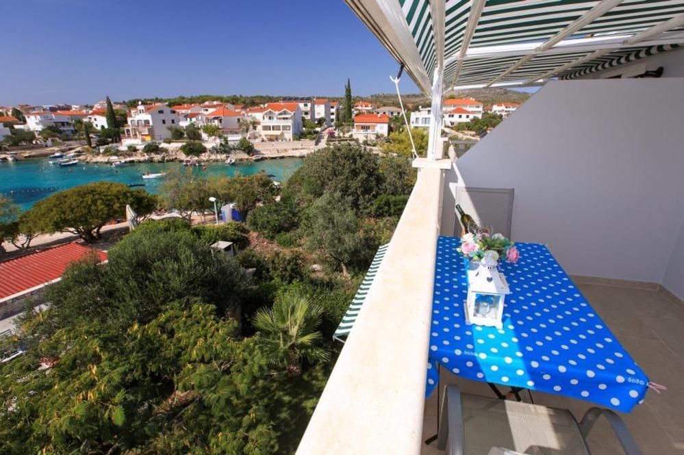 Apartments Luka Rogoznica  Bagian luar foto